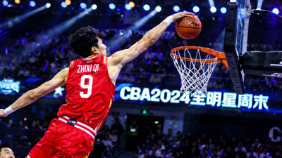 CBA2024赛季全明星周末扣篮大赛冠军周琦的精彩扣篮瞬间